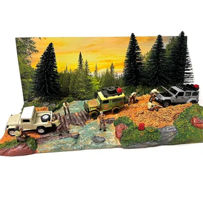 American Diorama Overland Off-road Diorama With Forest Background For 1 By 64 Scale Models