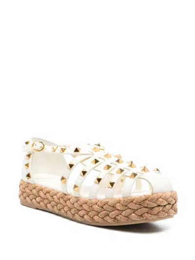 Valentino Garavani Valentino Rockstud 30 Leather Platform Sandal In White