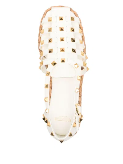 Valentino Garavani Valentino Rockstud 30 Leather Platform Sandal In White