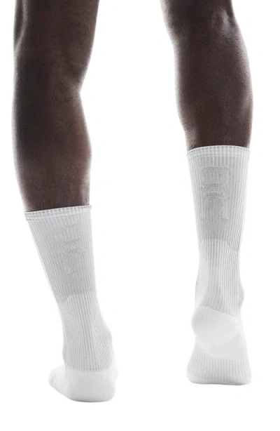 On Performance Run High Socks In White/glacier
