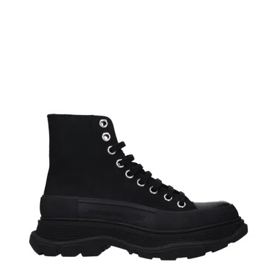 Alexander Mcqueen Tread Slick Boots In Black