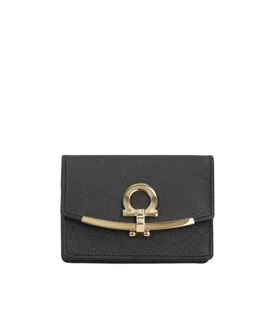 Ferragamo Logo Buckle Wallet In Nude