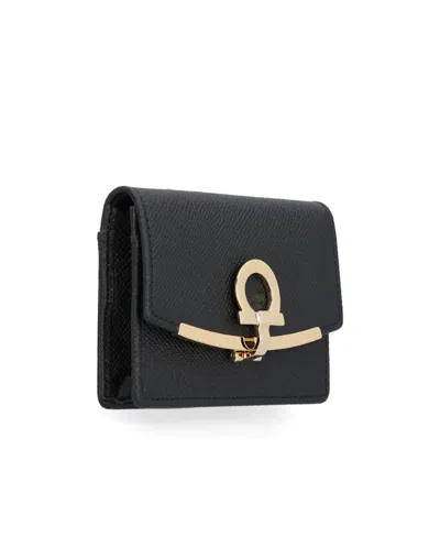 Ferragamo Logo Buckle Wallet In Nude