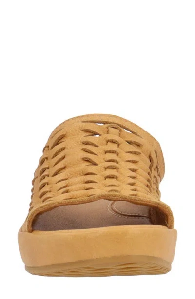 L'amour Des Pieds Cyra Platform Wedge Slide Sandal In Lioness