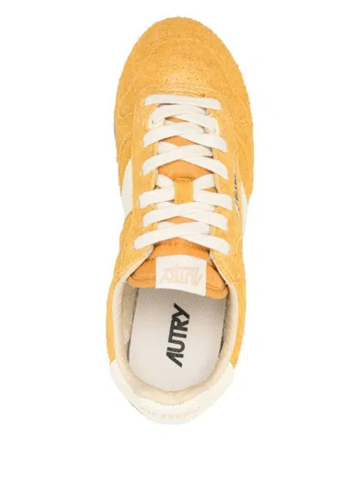 Autry 'windspin Low' Yellow Sneaker With Logo On The Side And On The Heel In Yellow