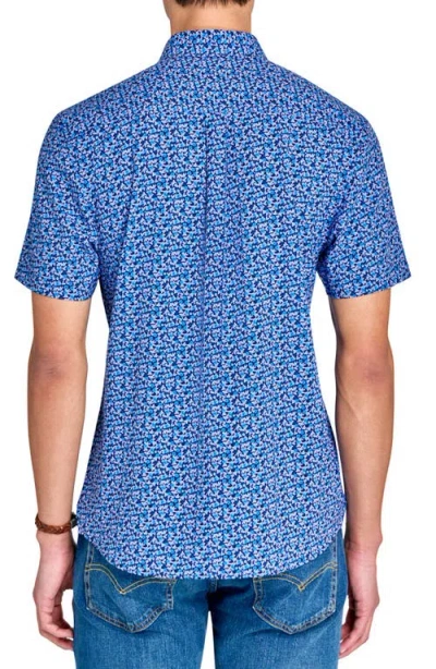 Construct Clustered Floral Woven Short Sleeve Basic In Navy/pink