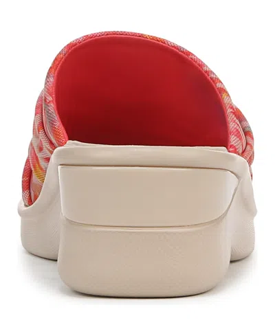 Bzees Lifestride Serenade Slide Sandal In Coral Multi Island Palm Fabric