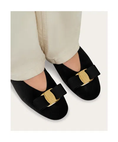Ferragamo Ballerina Bow Black Var In Black