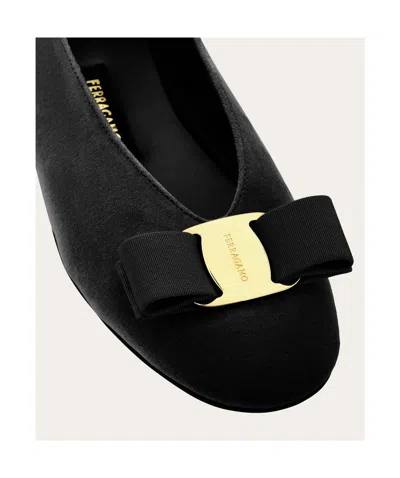 Ferragamo Ballerina Bow Black Var In Black