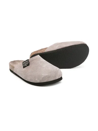Douuod Birky Slippers In Grey