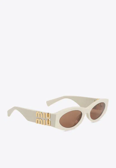 Miu Miu Glimpse Oval Sunglasses In White