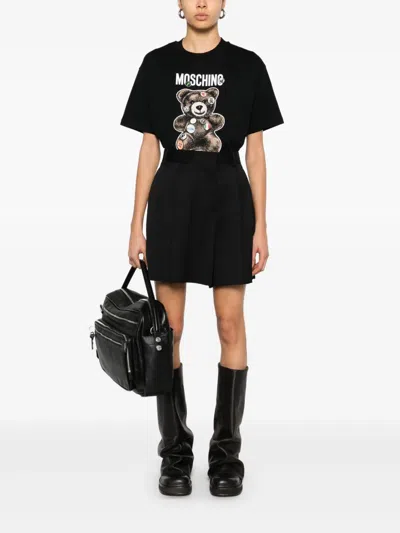 Moschino Pleated Shorts With Belt Loops And Pockets In Black