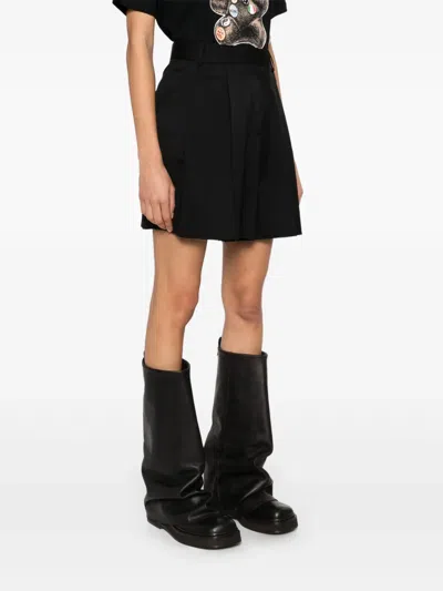 Moschino Pleated Shorts With Belt Loops And Pockets In Black