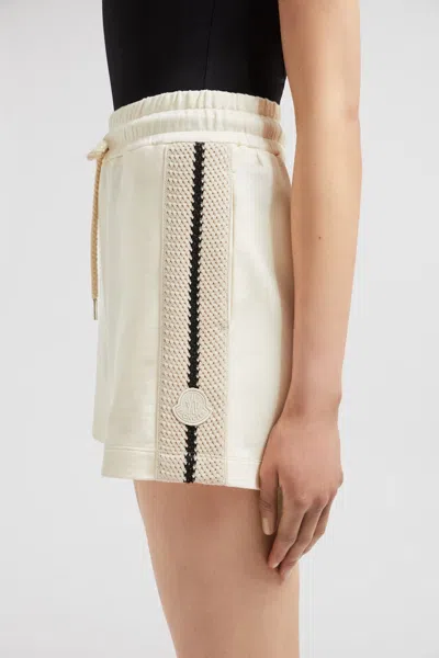 Moncler Short En Coton Avec Détails En Crochet In White
