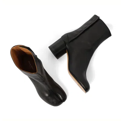 Shop Maison Margiela Women's Tabi Ankle Boots H60 In Black