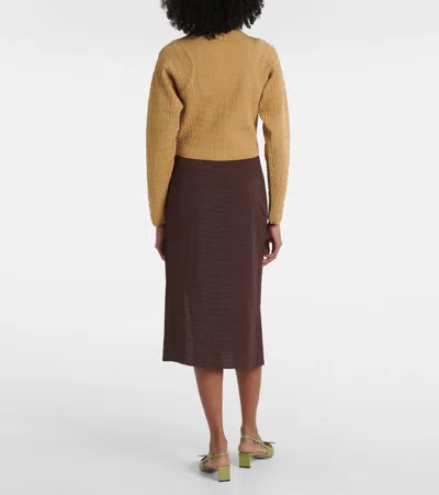 Jacquemus Scala Croc-effect Cardigan In Camel