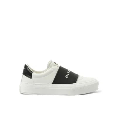 Givenchy City Sport Leather Sneaker In White/black