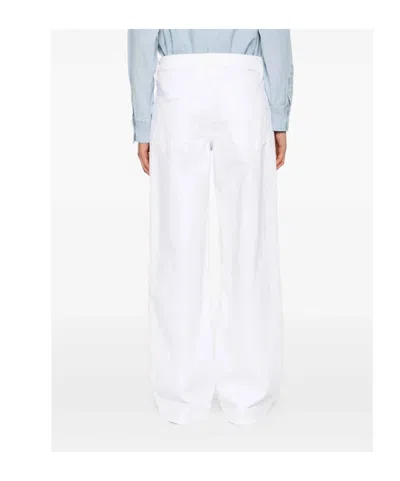 Mother The Spinner In White