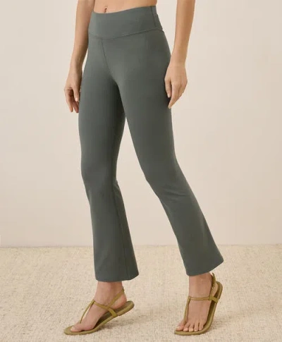 Pact On The Go-to Cropped Bootcut Legging Made With Organic Cotton In Castor Grey