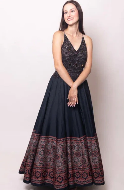 Raas Elise Hand Embroidered Gown In Black