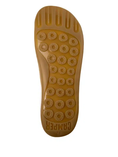 Camper Twins In 白色