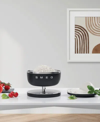 Smeg Rechargeable Digital Kitchen Scales In Matte Black