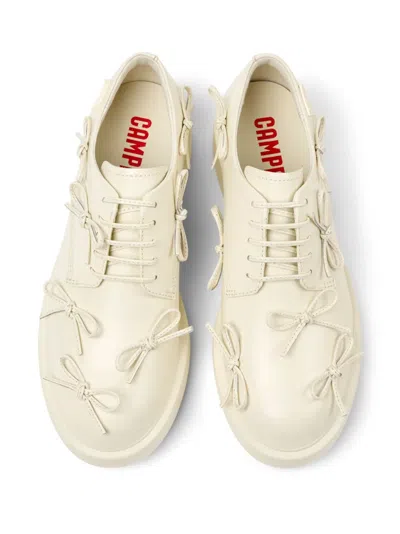 Camper Dean In White