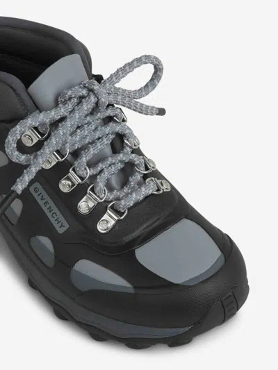 Givenchy Bogs Lace-up Low Sneakers In Black