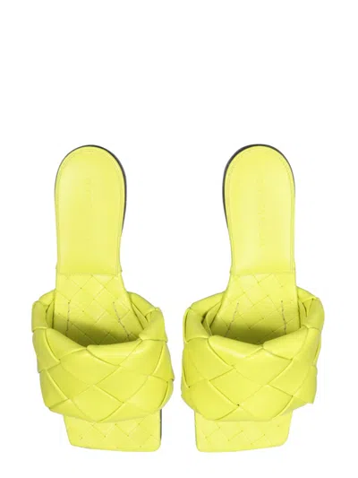 Bottega Veneta The Lido Flat Mules In Intrecciato Nappa Lambskin In Green