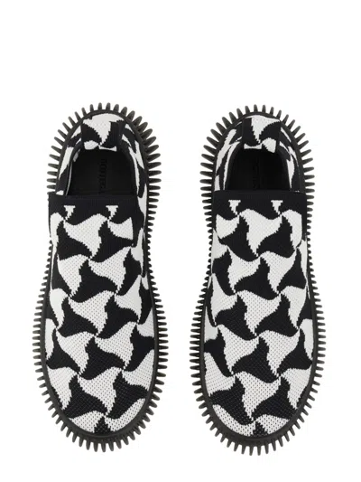 Bottega Veneta Wavy Triangle Slip-on Sneakers In Black