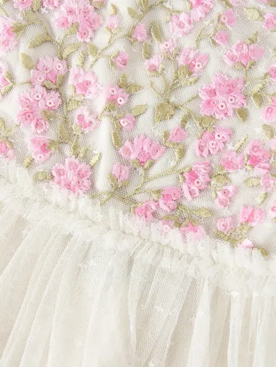 花卉刺绣连衣裙