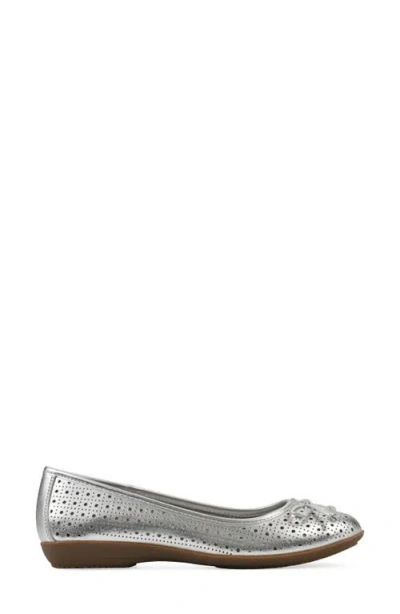Cliffs By White Mountain Women's Cheryl Ballet Round Toe Flats In Silver Metallic Smooth