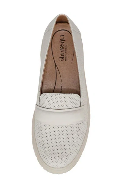 Lifestride Women's Geneva-chop Closed Round Toe Platform Penny Loafers In White