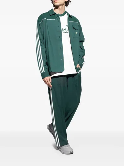 LOGO印花运动鞋