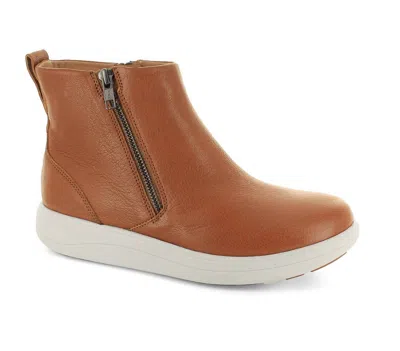 Strive Women's Bamford Ii Boots In Rust In Multi