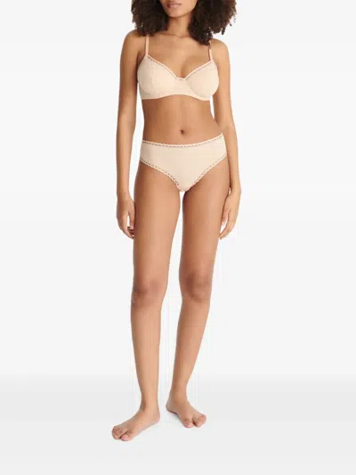 Eres Flash Briefs In 中性色