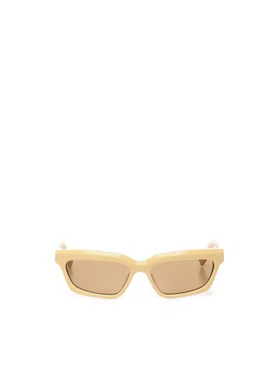 Jacquemus Salon Sunglasses In Yellow