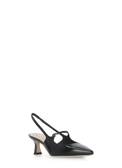 Julie Dee Pumps In Black Leather In Black