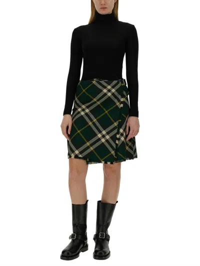Burberry Ivy Check Wool Kilt In Green