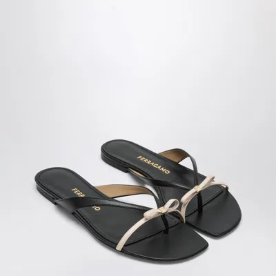 Ferragamo Black Leather Sandals With Thong Strap In Burgundy