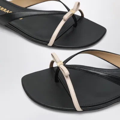 Ferragamo Black Leather Sandals With Thong Strap In Burgundy