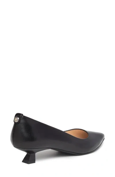 Nerogiardini Pointed Toe Kitten Heel Pump In Black