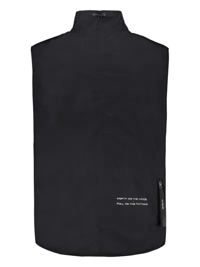 Iso.poetism Sleeveless Jacket In Black
