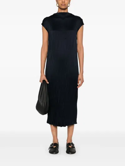 缎面中长连衣裙