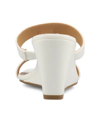 Journee Collection Womens Clodie Wedge Sandals In White