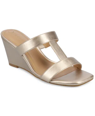 Journee Collection Journee Women's Clodie Wedge Sandals In Champagne