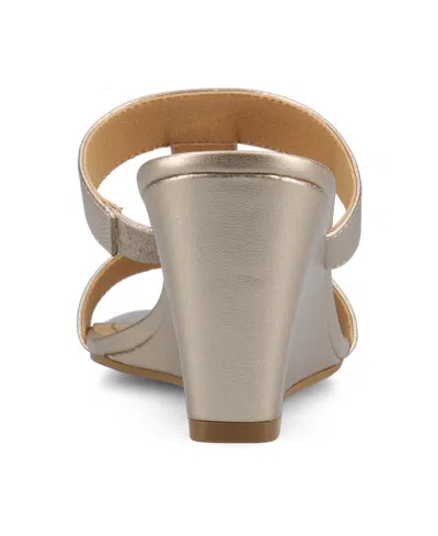 Journee Collection Journee Women's Clodie Wedge Sandals In Champagne