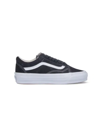 Vans Low Top Sneakers Contrast Stripe In Black  