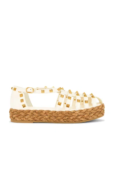 Valentino Garavani Valentino Rockstud 30 Leather Platform Sandal In White