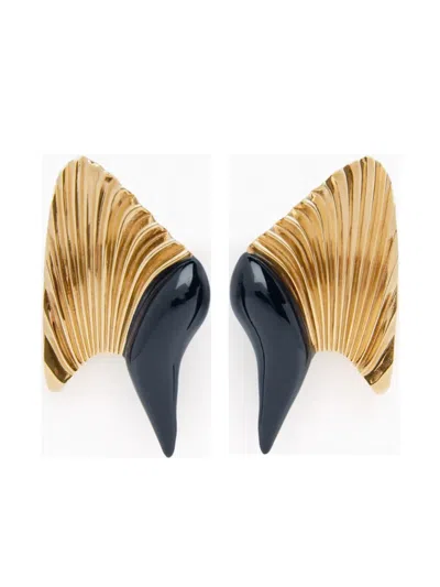 Nina Ricci Heart Of Venus Earrings In Black
